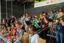 Die Groove m.b.H. konzertiert beim Sommerfest 2022 der TU