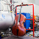 Cello in einer Werkstatt